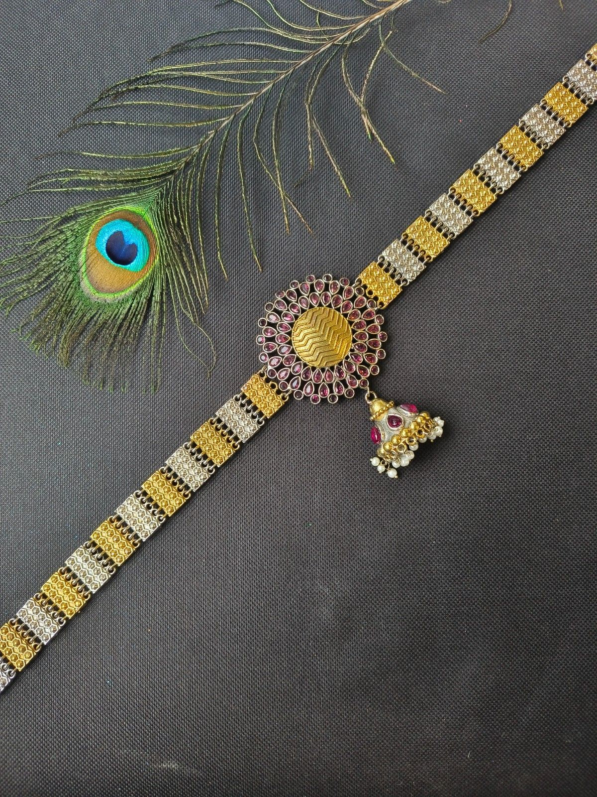 Minimal kandora waist chain jewellery for modern ethnic and contemporary drape styling