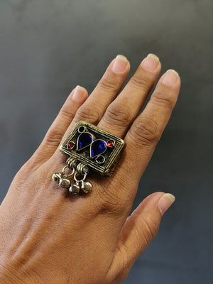 Elegant golden heritage ring with graceful traditional detailing