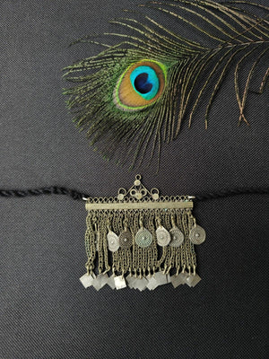 Luxe heritage jewellery necklace with refined regal appeal