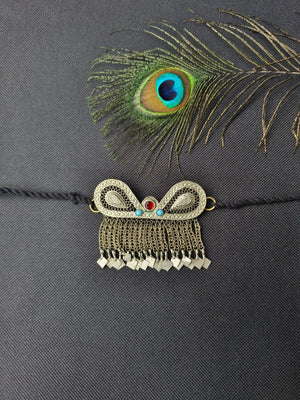 Refined heritage necklace design with polished classic styling
