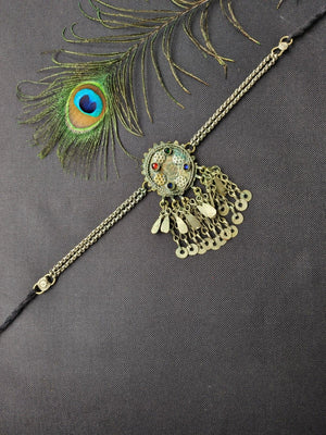 Heritage Necklace with Classic Elegance