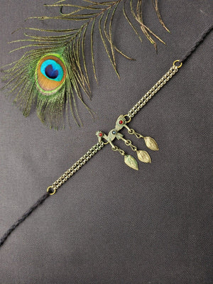 Vintage style heritage necklace with nostalgic traditional elegance