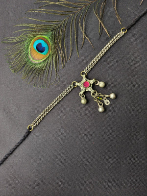 Classic Indian heritage necklace with refined traditional styling