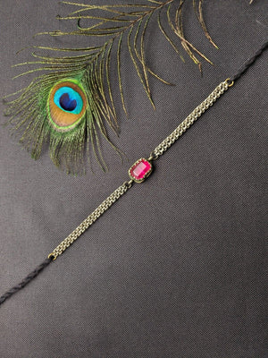 Heritage necklace for saree styling with graceful traditional appeal
