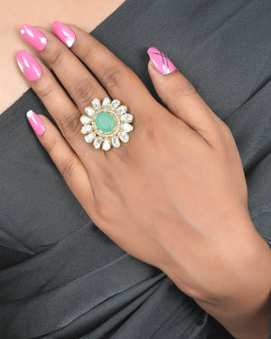 Antique Kundan ring with traditional stone detailing and vintage finish