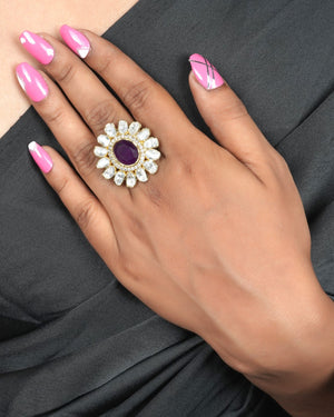 Antique Kundan ring with traditional stone detailing and vintage finish