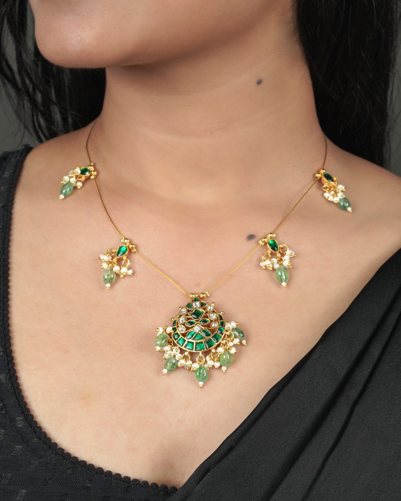 Lightweight Jadau Pachi Kundan necklace for comfortable festive wear