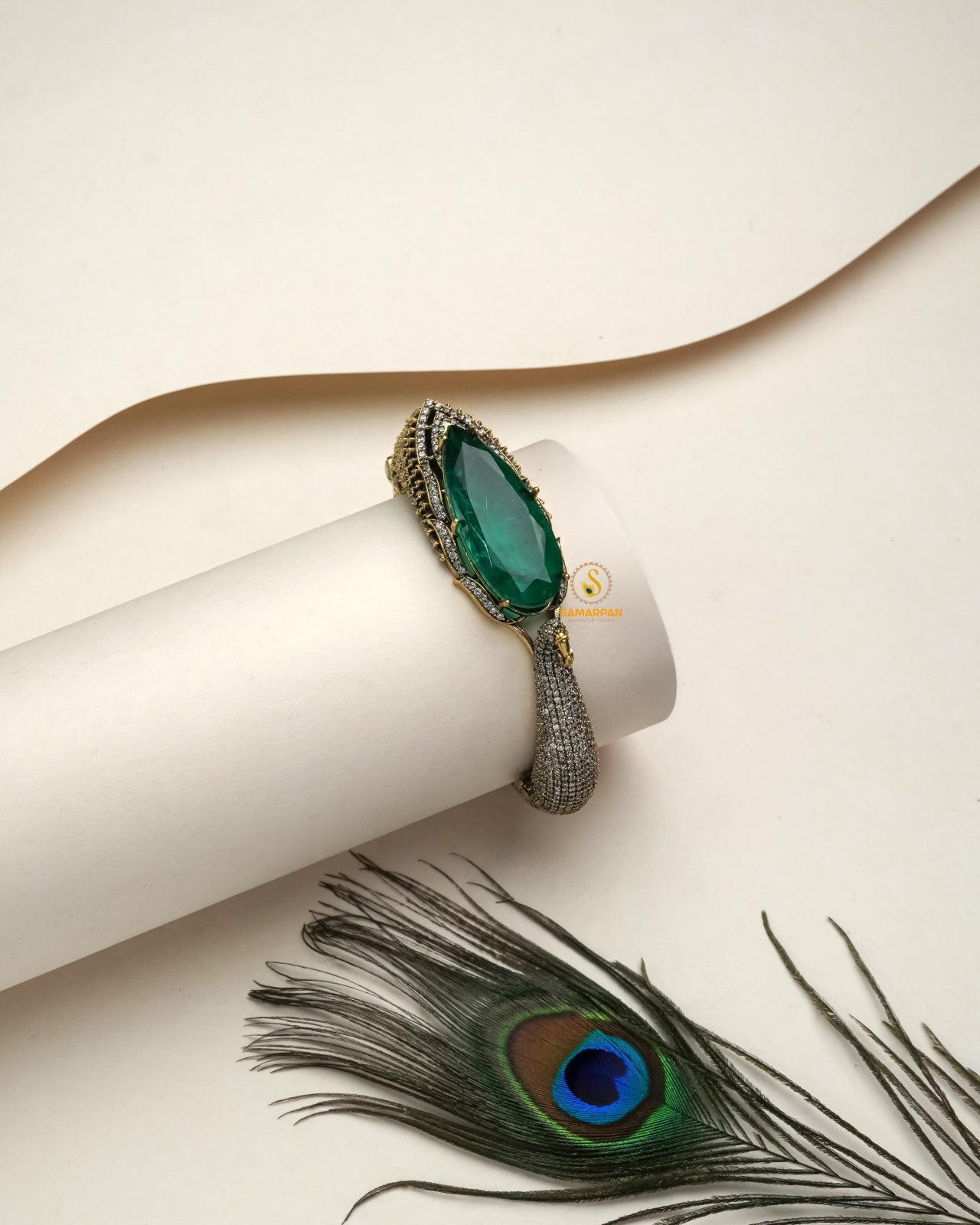 Modern Diamond Collection bracelet for bridal and festive moment styling