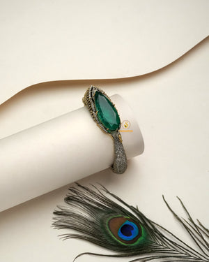 Modern Diamond Collection bracelet for bridal and festive moment styling