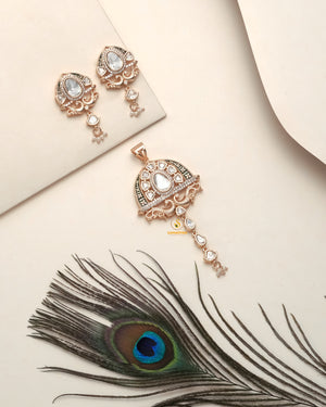 antique-look polki moissanite pendant set for women