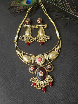 Indo-western necklace set for women with stylish fusion jewellery design