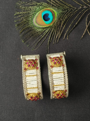 Ruby Color Western-ethnic fusion bangles set with trending kangans