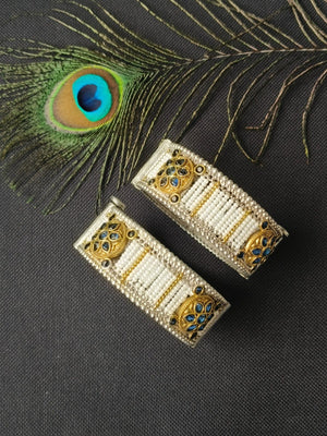Blue Color Western-ethnic fusion bangles set with trending kangans