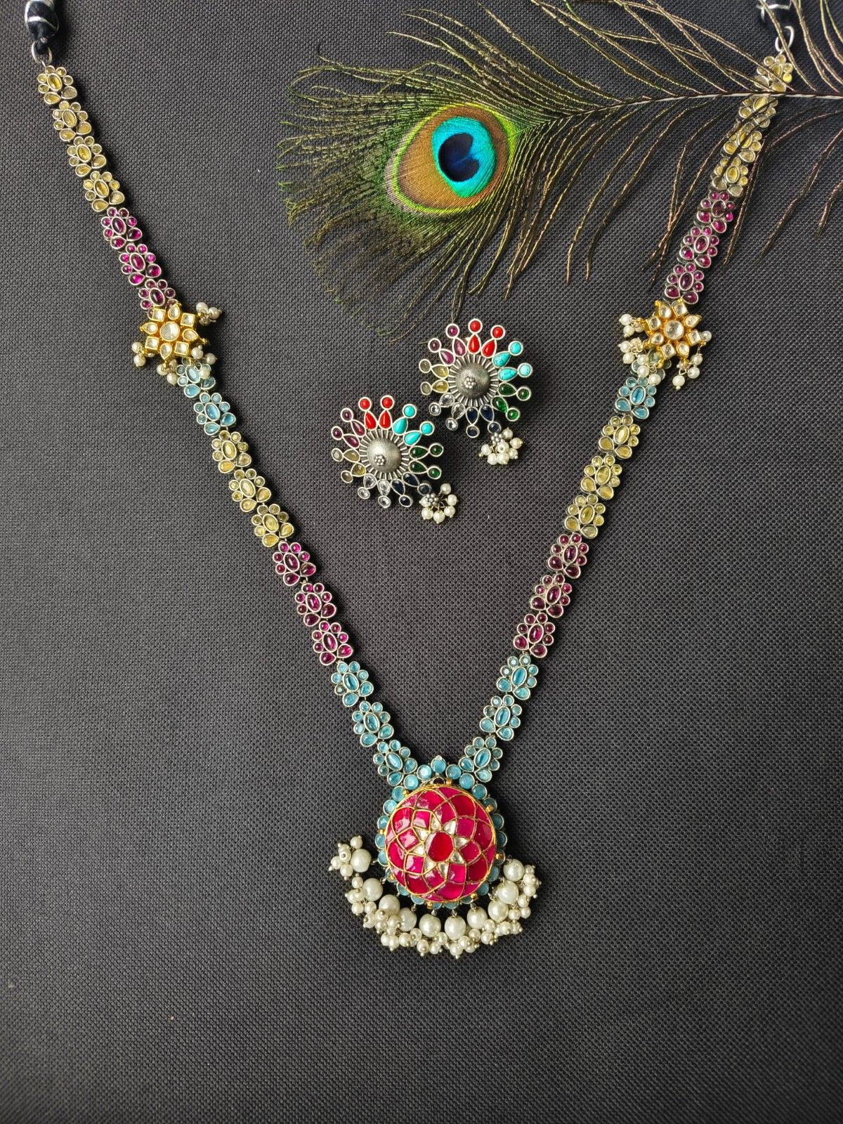 Chic fusion necklace set for modern women with ethnic and party wear outfits