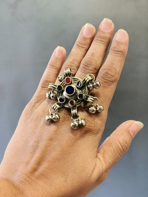 Heritage motif golden ring with decorative storied appeal