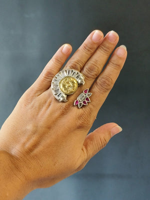 Artistic fusion trending ring with creative fashion detailing