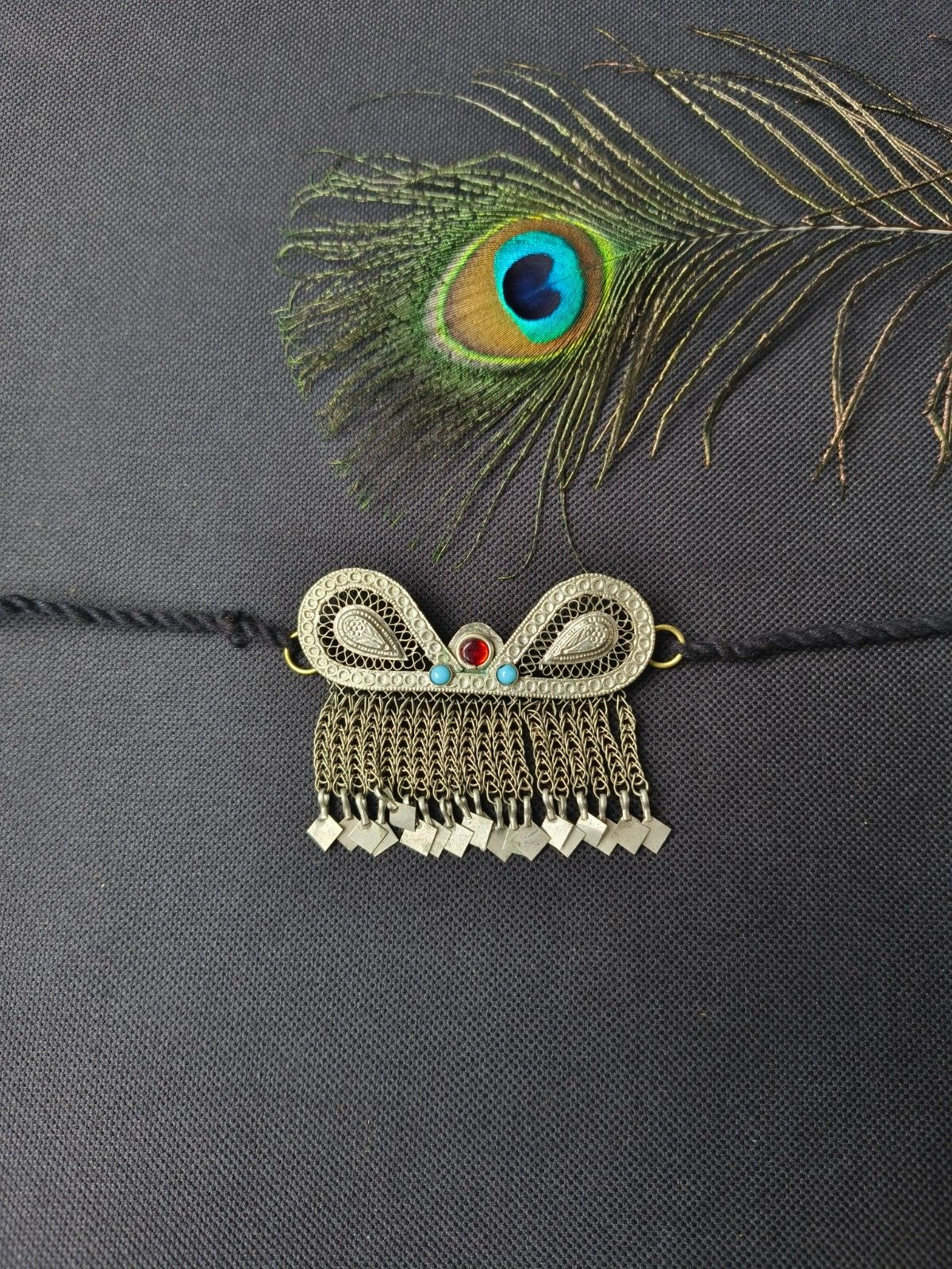 Refined heritage necklace design with polished classic styling