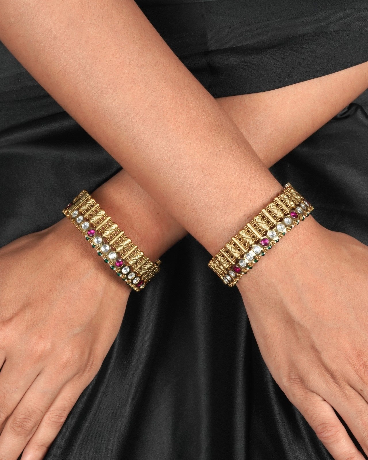 Antique kundan bangles and kangan set in gold tone, elegant gifting jewelry for women