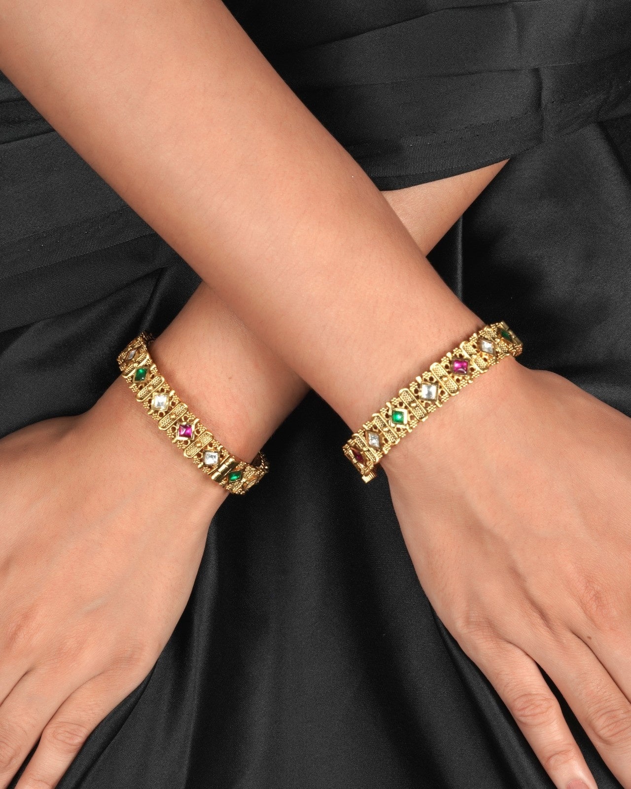 Heirloom-inspired antique kundan bangles and traditional kangan set with premium craftsmanship