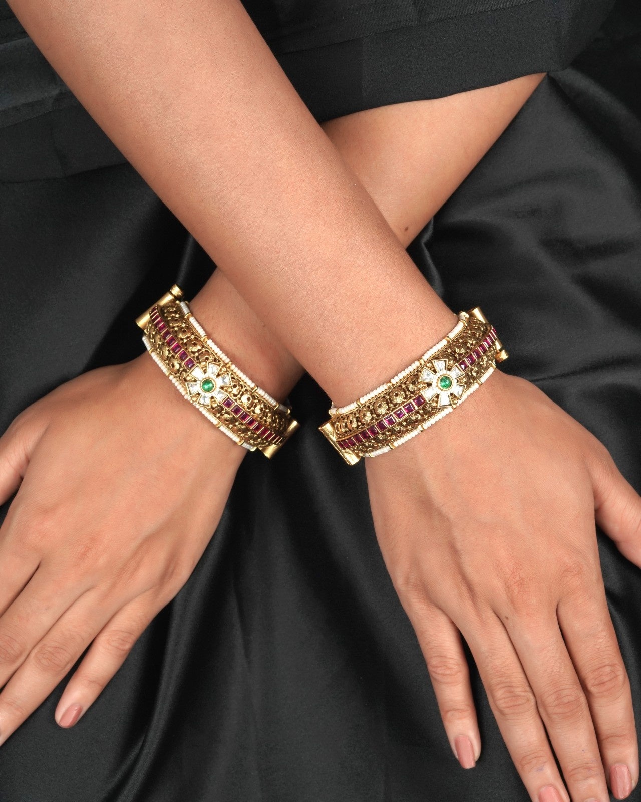 Antique kundan bangles kangan for wedding guest ethnic styling
