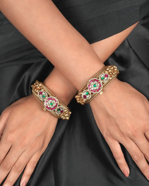 Traditional collector’s antique kundan bangles and kangan set with detailed stone craftsmanship