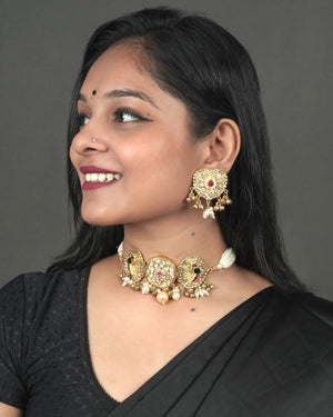 Fashion necklace set for contemporary ethnic wear and festive styling