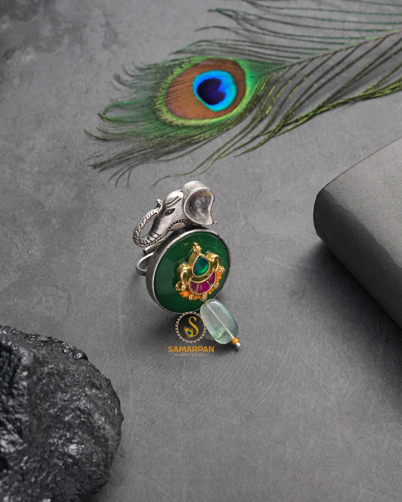 Handcrafted look Samarpan ring with artisanal-inspired detailing