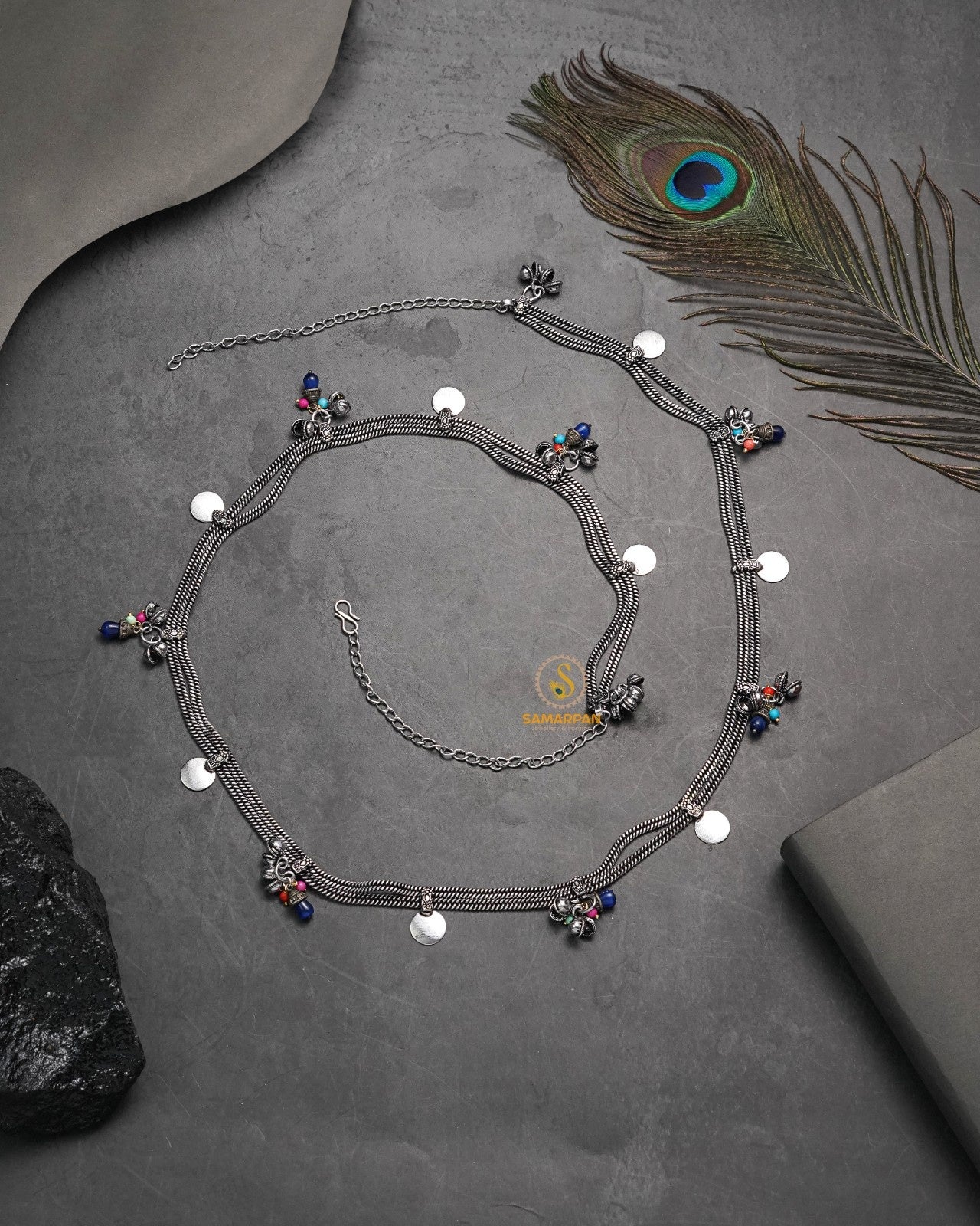 Kandora waist jewellery highlighting bridal waist styling for photos