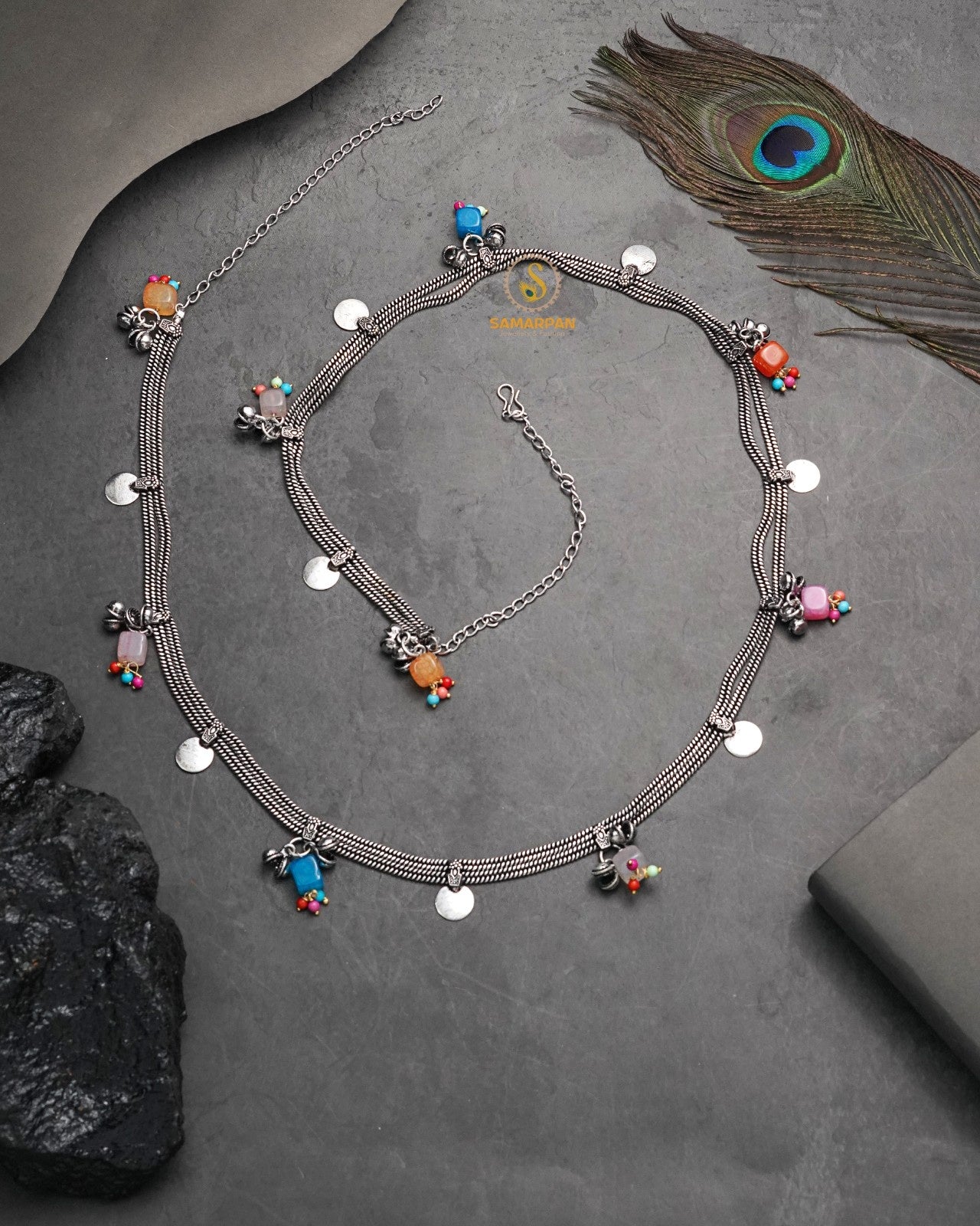 Kandora waist jewellery highlighting bridal waist styling for photos