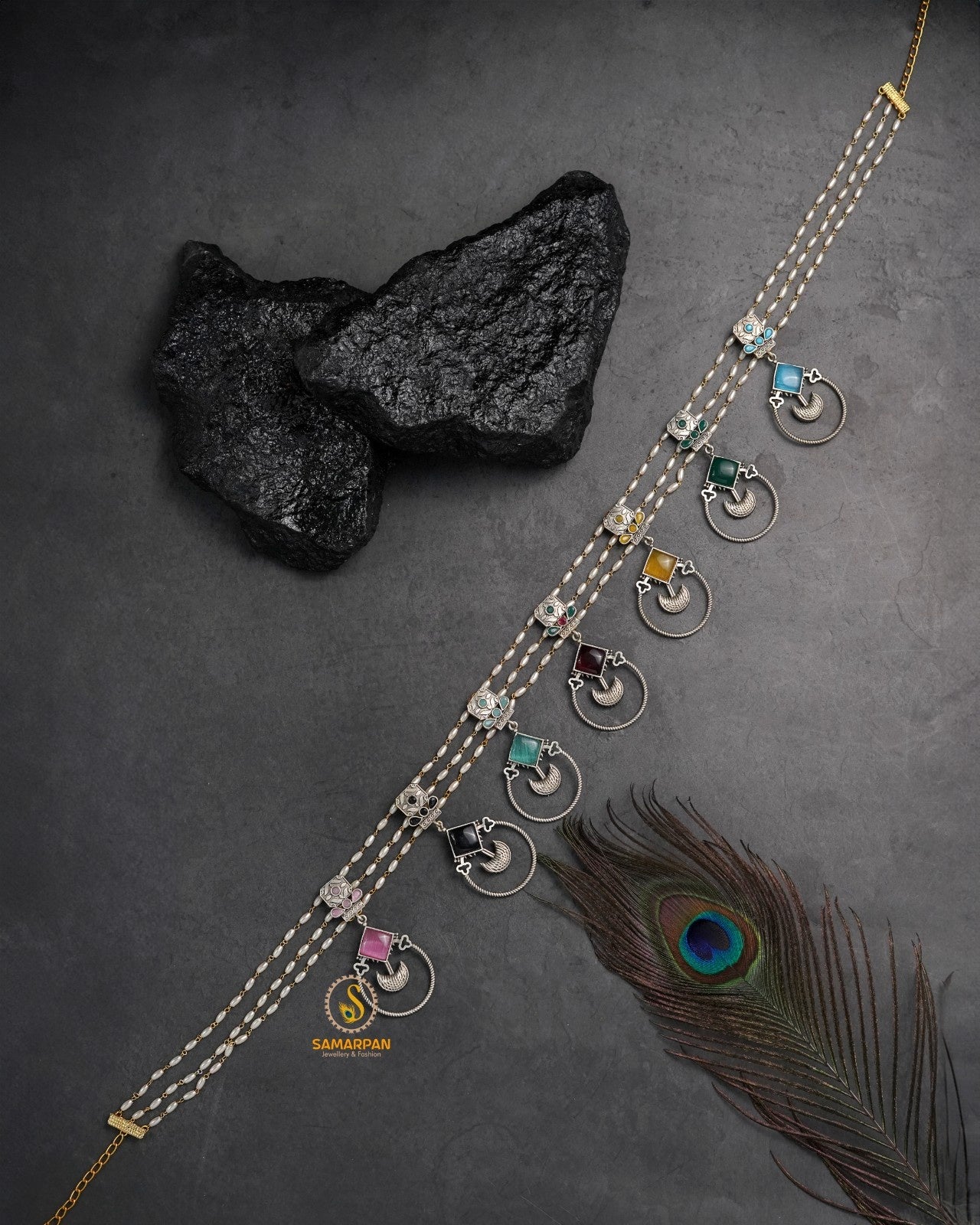 Waist chain kandora jewellery for monochrome and solid color outfits