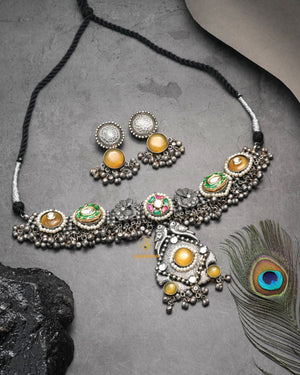 Tribal inspired necklace set for contemporary ethnic styling