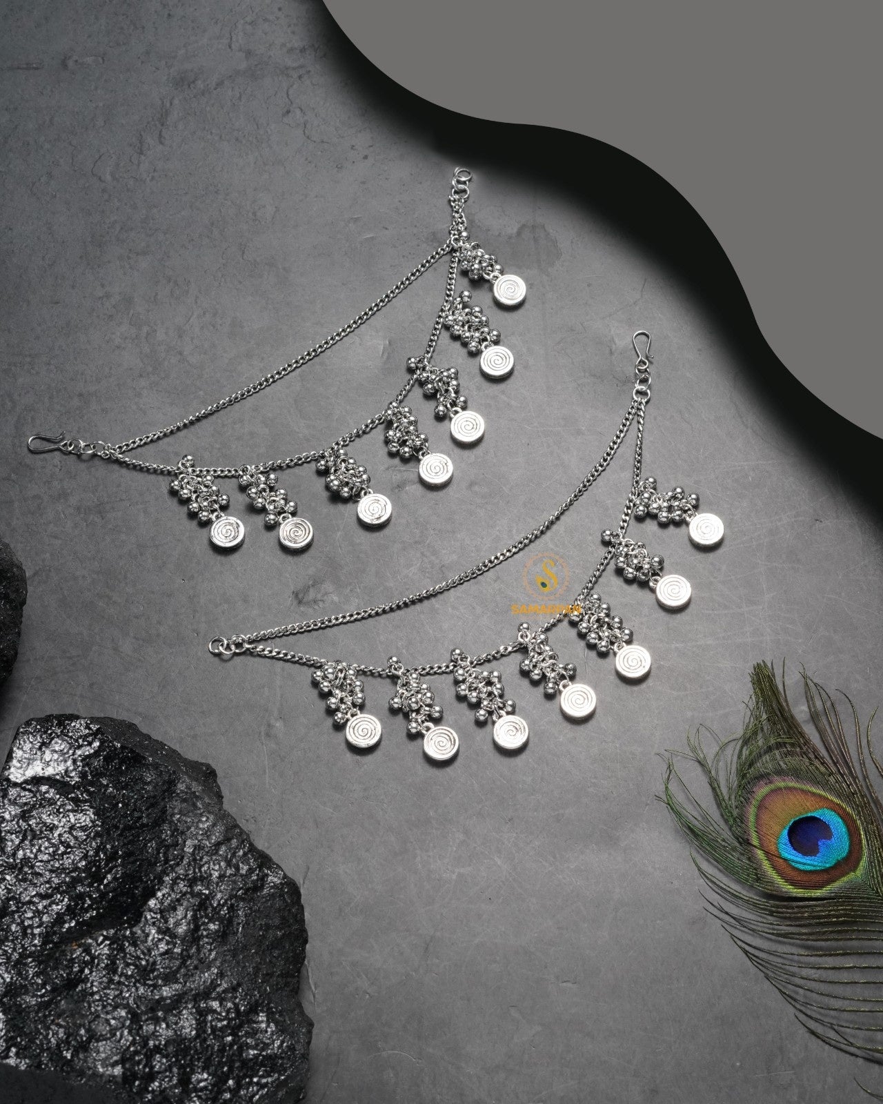 Antique vs kundan kanser choosing traditional head jewellery