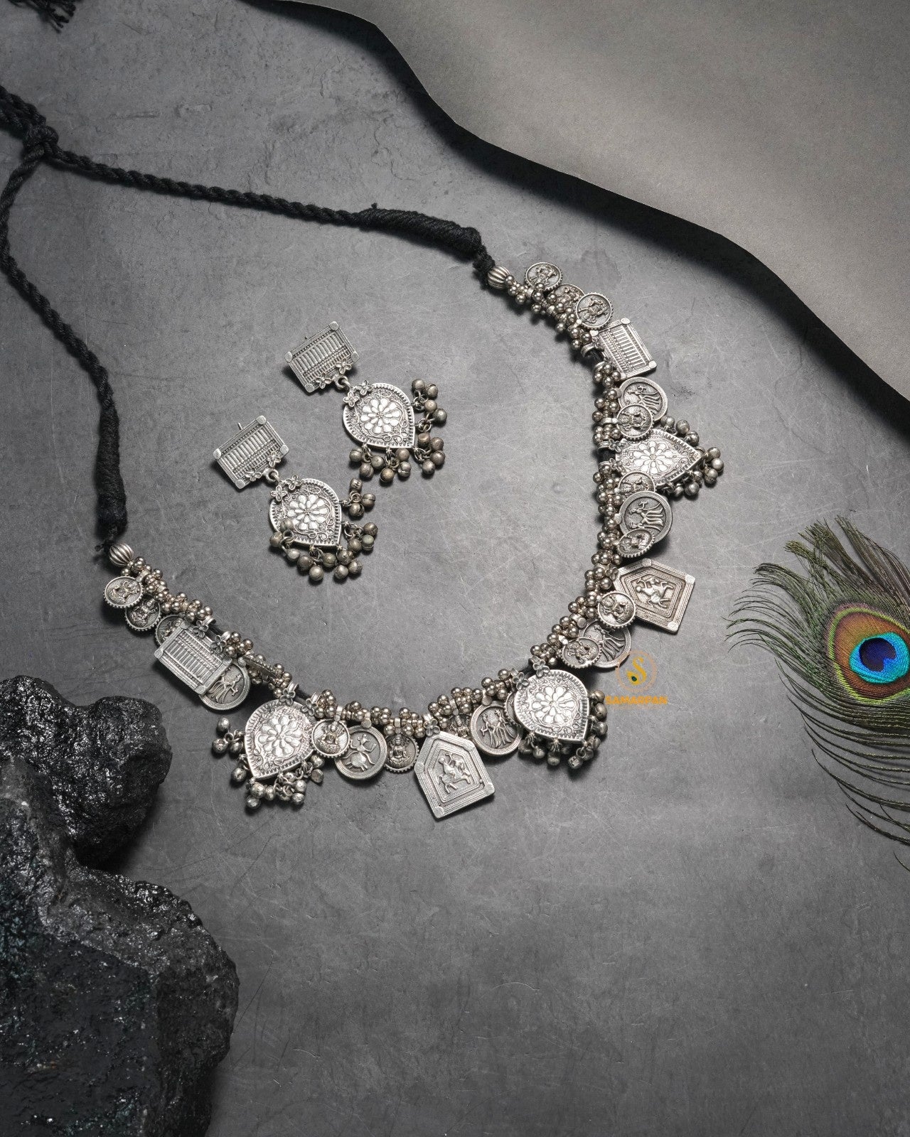 Tribal inspired necklace set for contemporary ethnic styling