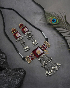 Tribal inspired necklace set for contemporary ethnic styling