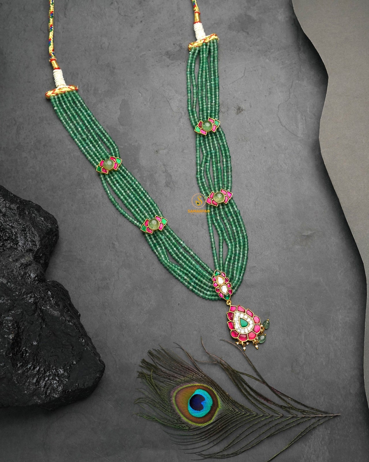 polki-kundan fusion jadau kundan pendant set with matching earrings