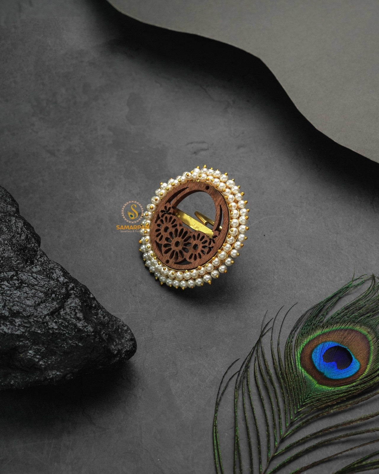 Trendy metallic golden glow ring with youthful sharp styling