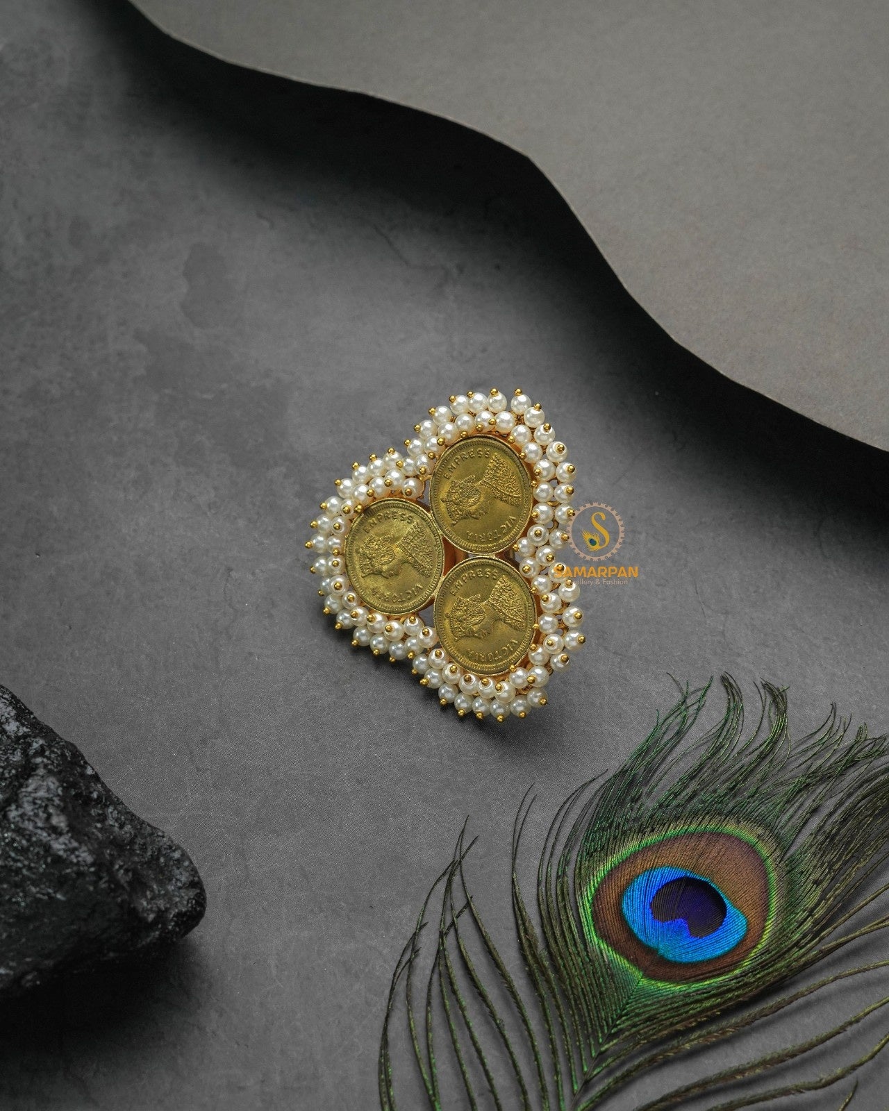 Trendy metallic golden glow ring with youthful sharp styling