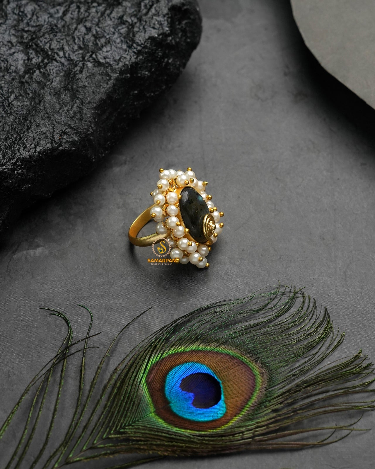 Shimmer metallic golden glow ring with lively eye-catching sparkle